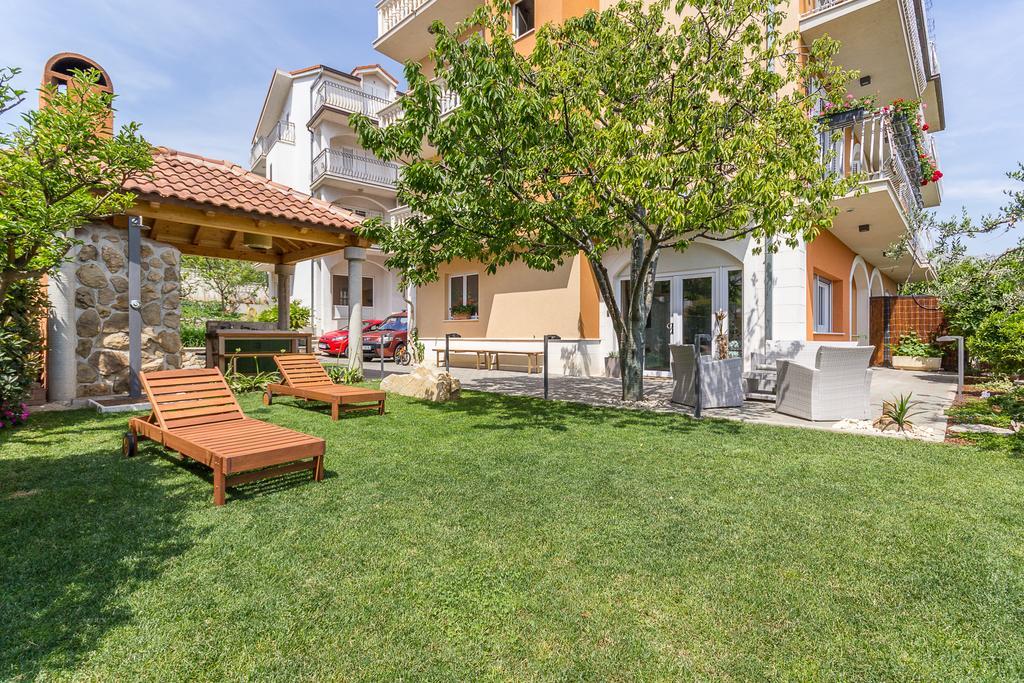 Apartments Mec & Tik Split Exterior foto